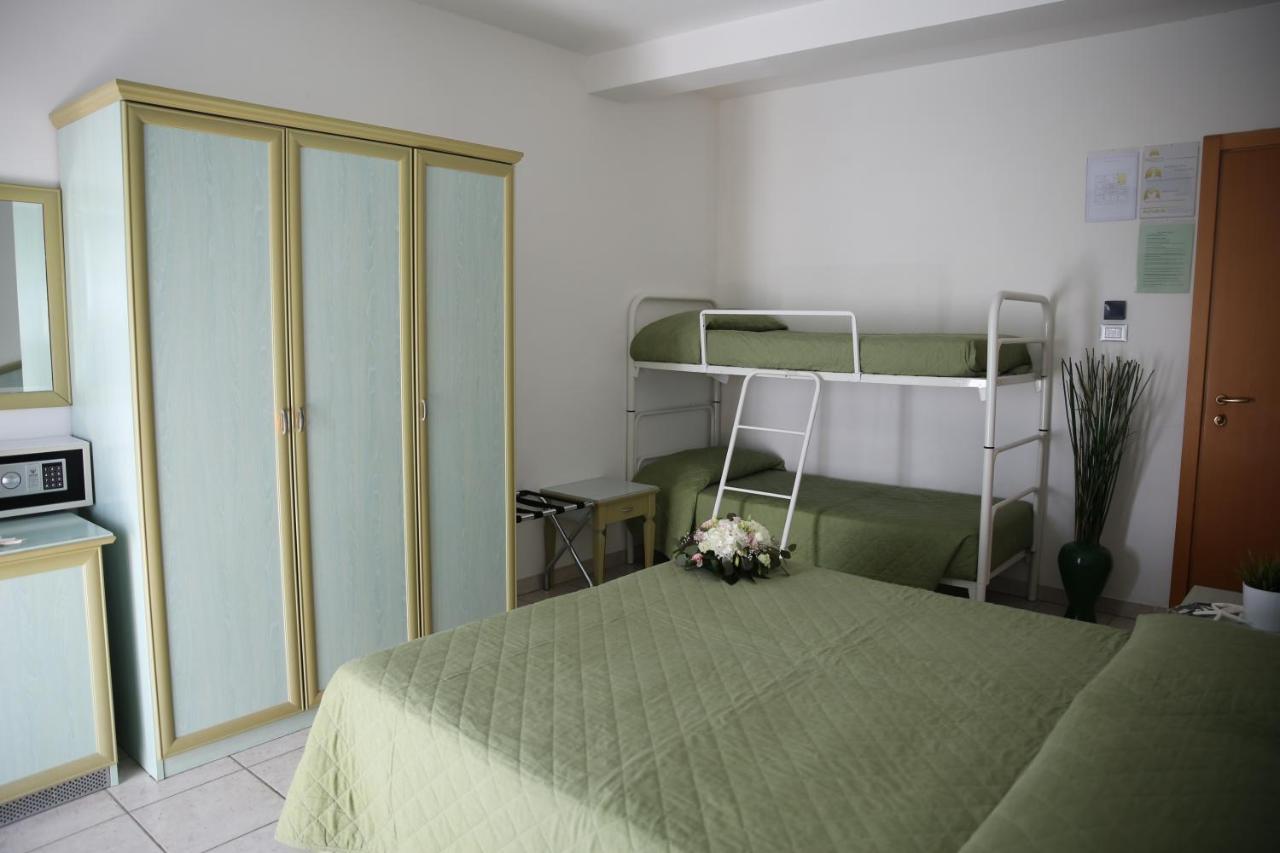 Hotel Philadelphia กัตตอลิกา ภายนอก รูปภาพ